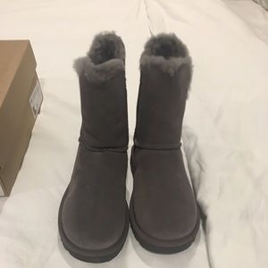 NWT UGG Constantine Boots